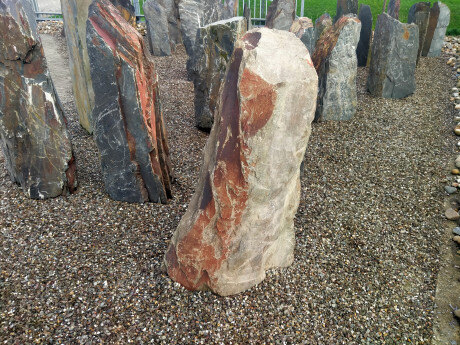 Monoliet of obelisk van natuursteen