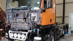 Vrachtwagen een nieuw laagje verf