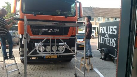Vrachtwagen een nieuw laagje verf